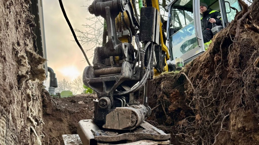 grävning med grävmaskin vid dränering